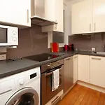 Appartement Familial Proche De La Tour Eiffel