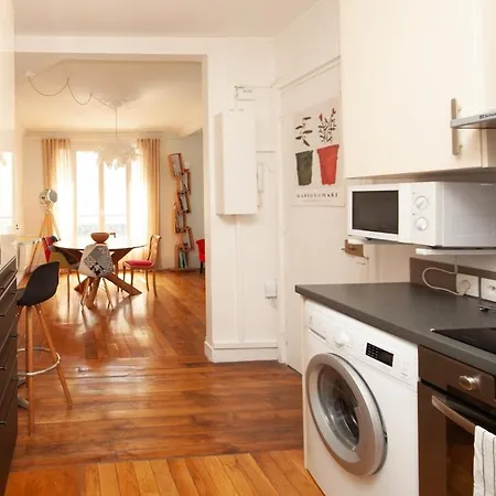 Apartment Familial Proche De La Tour Eiffel