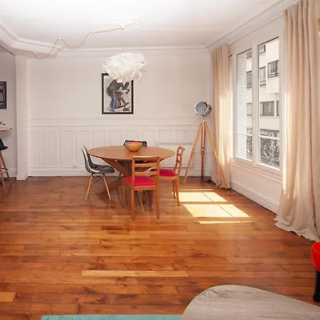 Apartment Familial Proche De La Tour Eiffel *